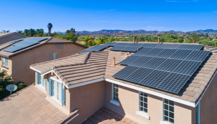 Coloca paneles solares en tu tejado