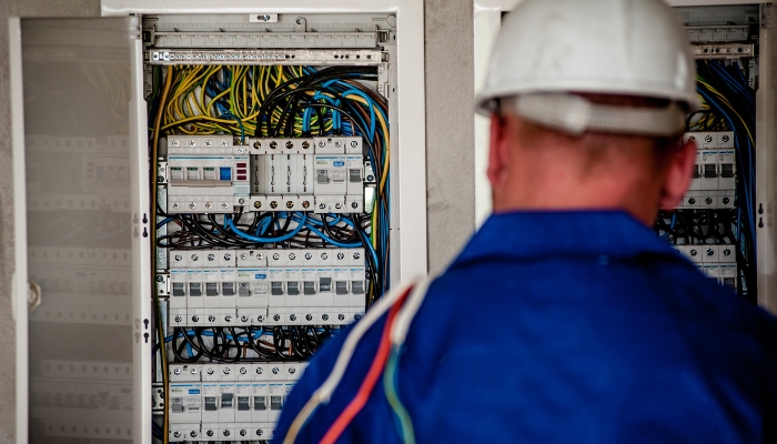 Qué hacer si tienes una urgencia eléctrica